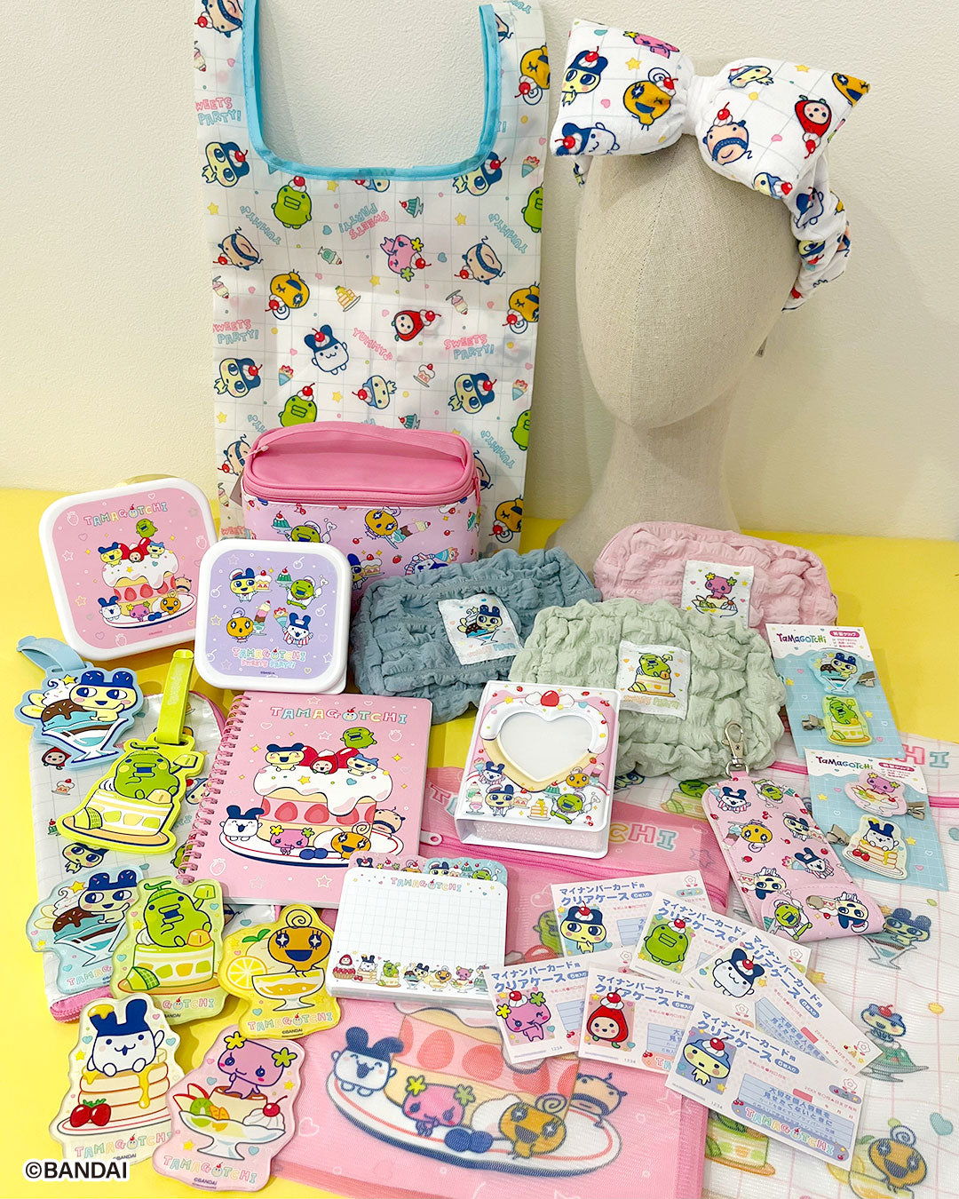 たまごっち×サンキューマート コラボ全体ラインナップ © BANDAI